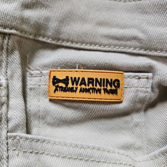 BRAND X beige distressed cross embellished skull print unique streetwear jeans - Picture 6 of 10